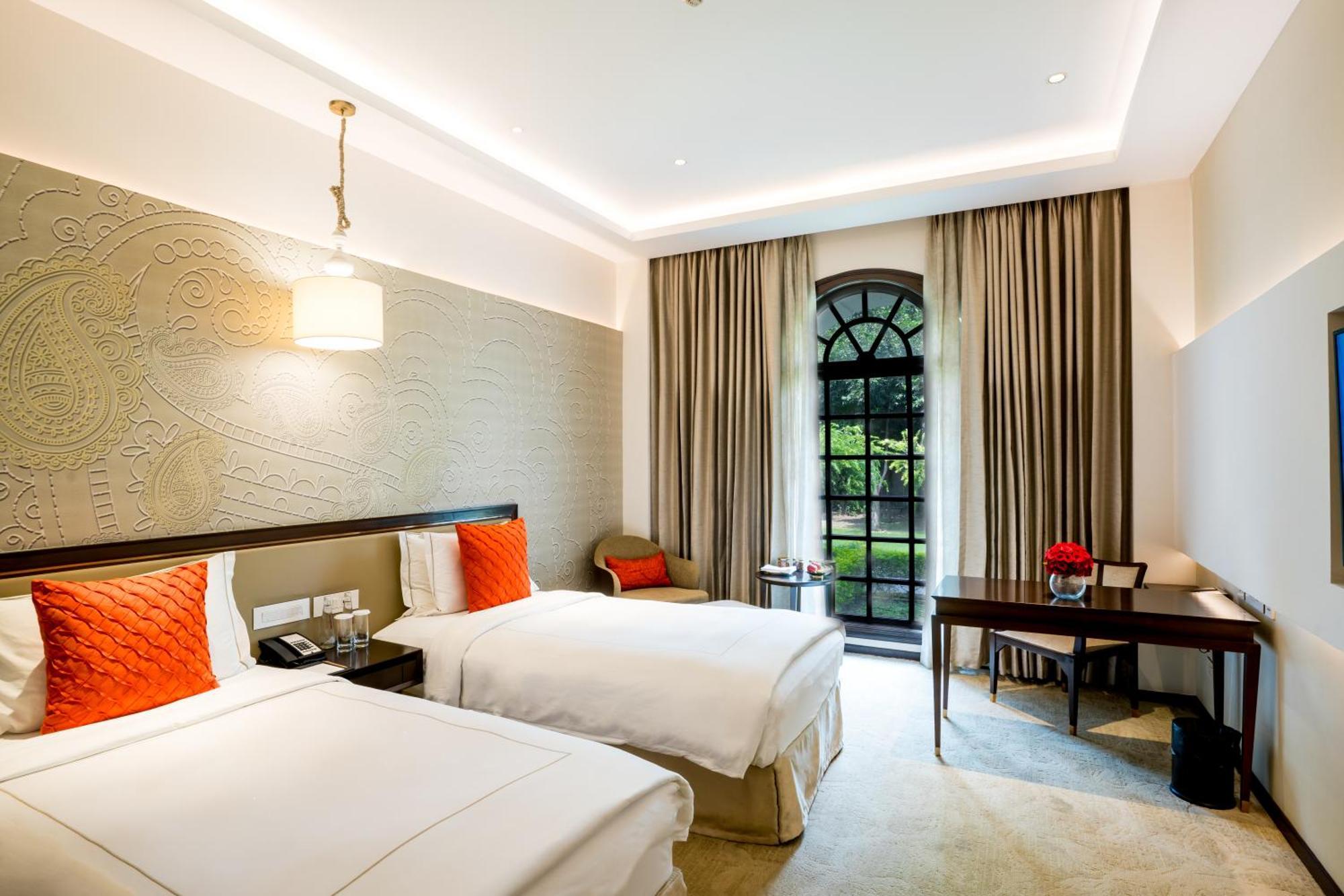 Taj Mahal Lucknow Hotel Værelse billede