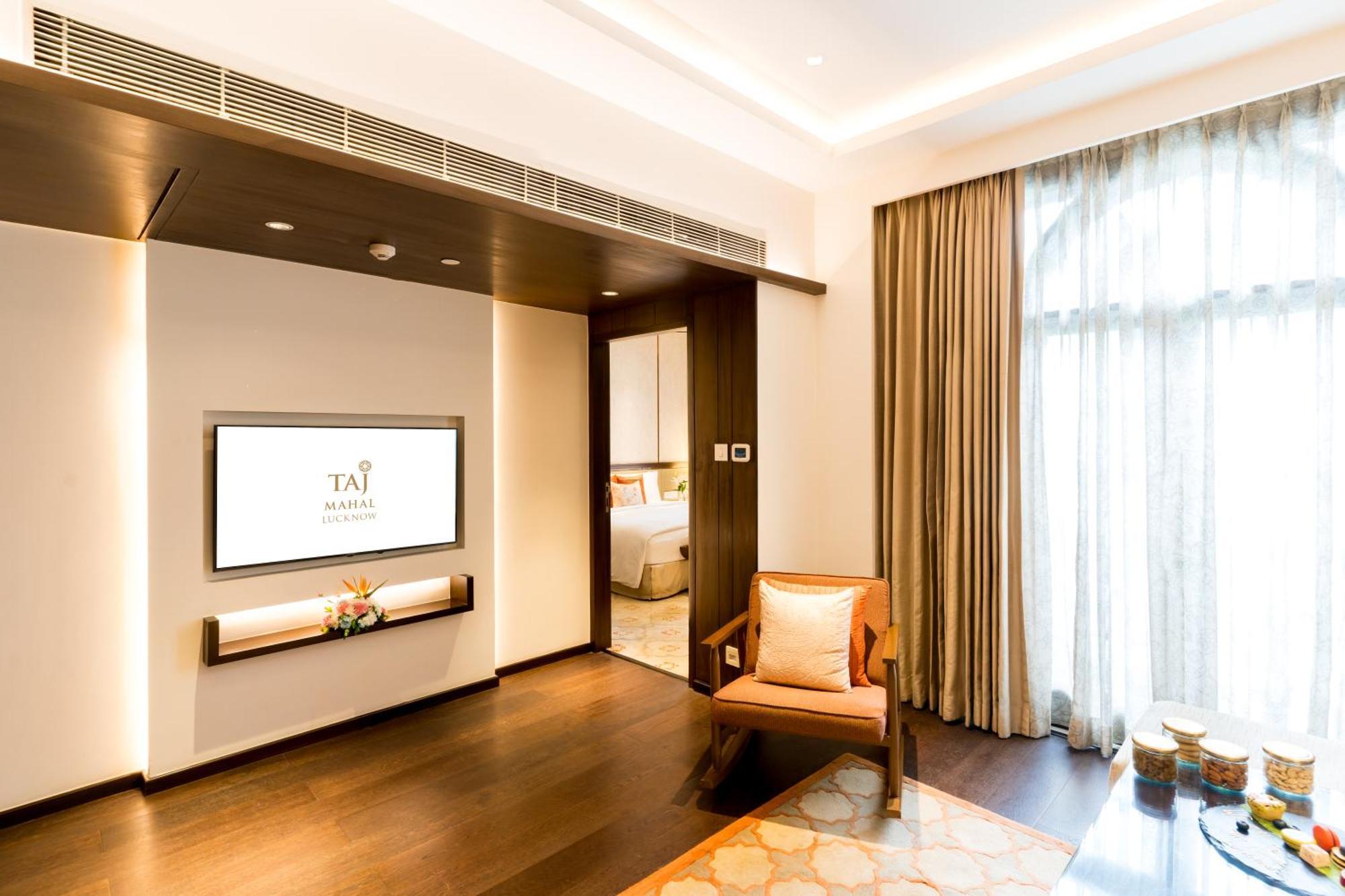 Taj Mahal Lucknow Hotel Værelse billede