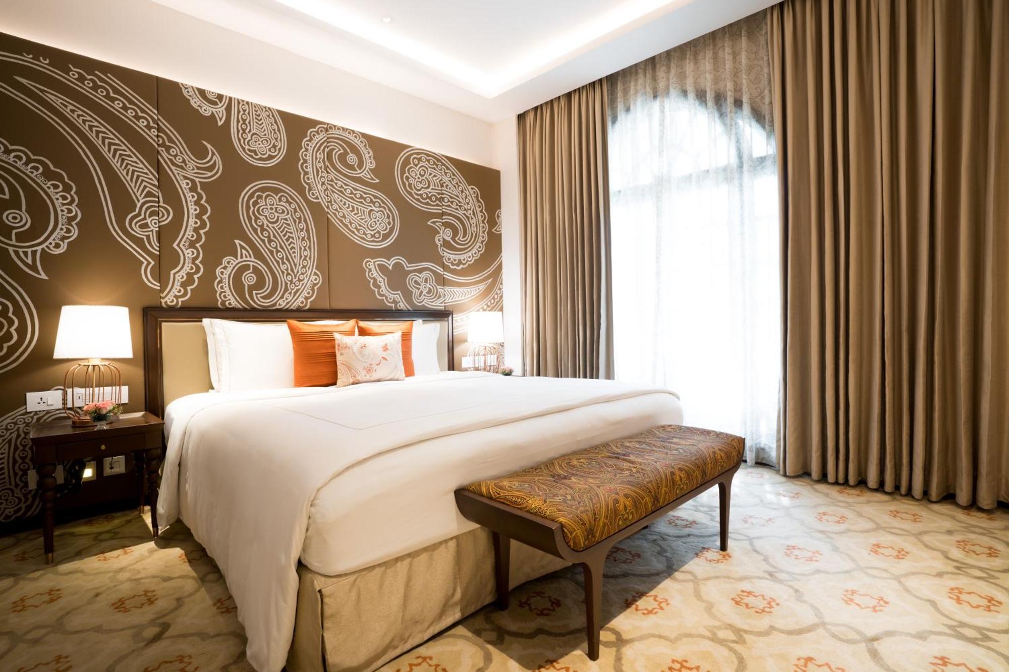 Taj Mahal Lucknow Hotel Værelse billede
